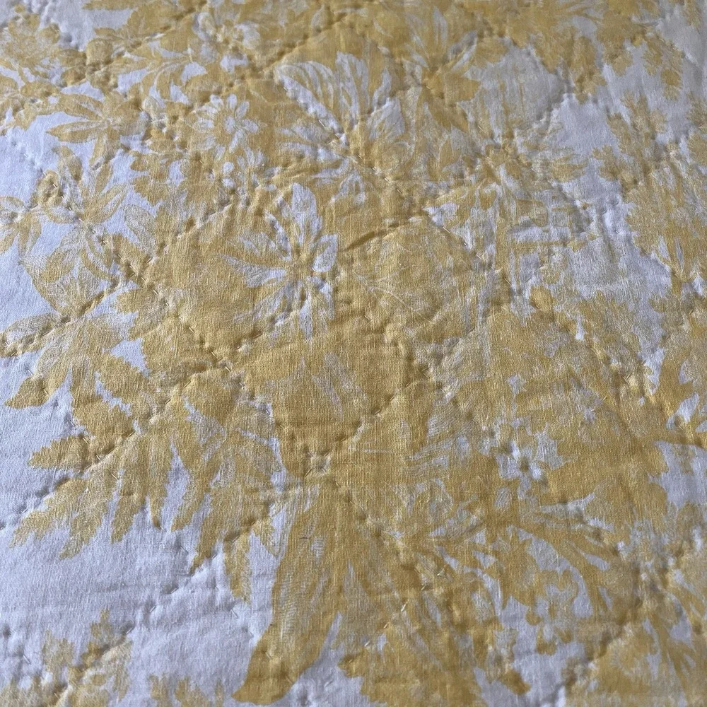Pottery Barn Linen Quilt Coverlet and 2 Pillow Shams Queen 90x86